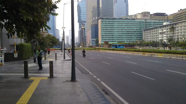 最終日11/8(金)です。朝ランで10kmばかり汗を流します。総評として、大通りの歩道はランをするにあたり比較的好条件でした。