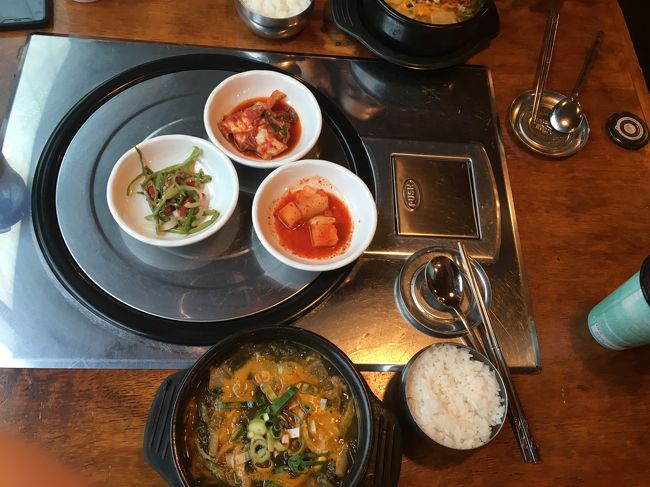 サウナを出て、向かいにある本故郷マッチッ　という焼肉屋さんでランチ。<br />このお店で、韓国の友達と待ち合わせしました。<br /><br />韓牛クッパ・・・おいしすぎる・・