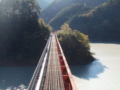 動画なんかで、奥大井湖上駅の素晴らしい景観を見るが、あれはドローンなんかで撮ったから見られる動画で、旅行のパンフレットで素晴らしい景観も徒歩や自動車で行っても限られた物しか見られない。