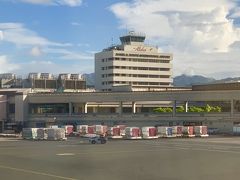 Aloha～～

ホノルル国際空港到着
(会えて、私はこう呼びます ^ - ^ ）

今回もデルタ強しで、30分ほど早く到着
