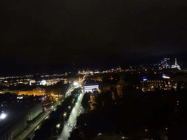 街明かりは控えめなようです。