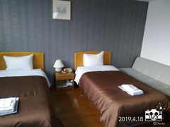 ようやく本日の宿泊先『ホテル・ベル・ハート』に到着です

お部屋は和洋室、二人で利用するには十分な広さです