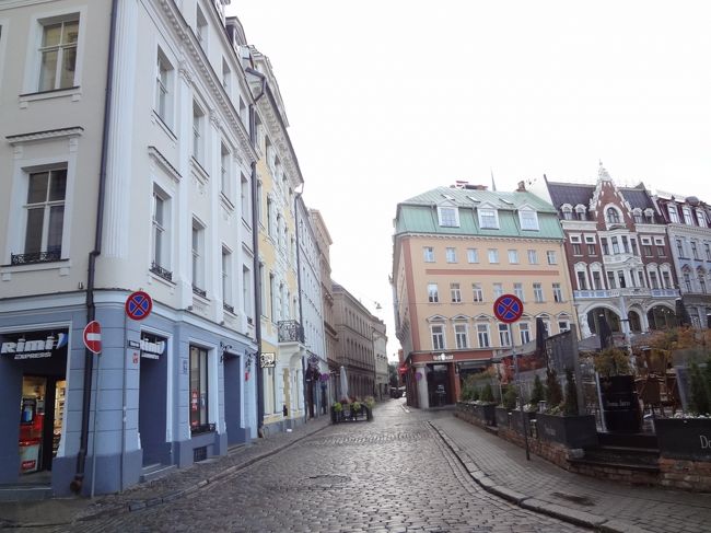 だんだん時間が怪しくなってきたので、最短でホテルに戻れる経路を選ぶことにします。