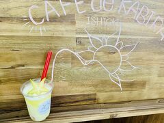 川平湾のおみやげ屋さんの中にあるcafeのマンゴーシャーベット。冷たくて美味しかった～！