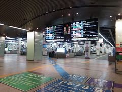 ●南海電車 なんば駅

今日は、すきっぷ2000という企画切符を使用して、徳島日帰りをしようと思います。
南海のなんば駅から、特急に乗り、和歌山港まで行って、そこで南海フェリーに乗り継いで、徳島港まで行きます。片道2000円という、結構お得な切符です。