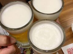 偶然出会ったグラサポ仲間と柏駅前で勝利の乾杯！
大いに反省した後、この日は浦和在住の妹宅に泊めてもらいました。