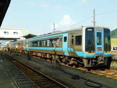 2019.10.19　中村
高知へ向かう「あしずり８号」が停車中。