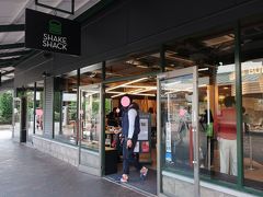 ランチは「ＳＨＡＫＥ　ＳＨＡＣＫ」で！。
ロンドンで食べてから食べていないのよー。
わーい、楽しみ～。