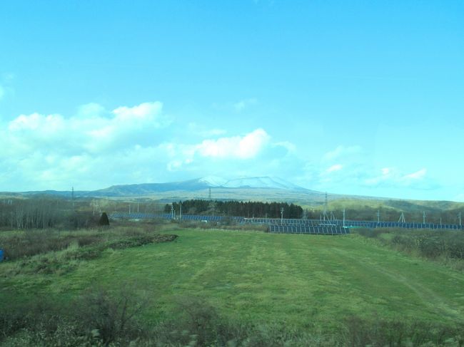 でも洞爺湖・有珠山周辺はちらりと行っただけで、しっかり観光していないなということに気づき、有珠山方面に決定。ツアーの旅行じゃないから、短時間だけレンタカーを借りて、道央道をとばします。