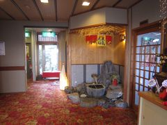 山田旅館の玄関