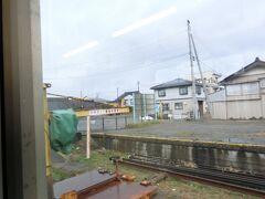 駅名標等、全く撮れておりませんが、青海駅。
ここは、新潟県糸魚川市内。

なので、
ゆりかもめの駅ではありません。
「青海」駅であり、「青梅」駅ではありません。
「青海川」駅でもありません。
というのを、駅名標など撮っていれば、もっと思い切ってネタ振りできたのですが（笑）