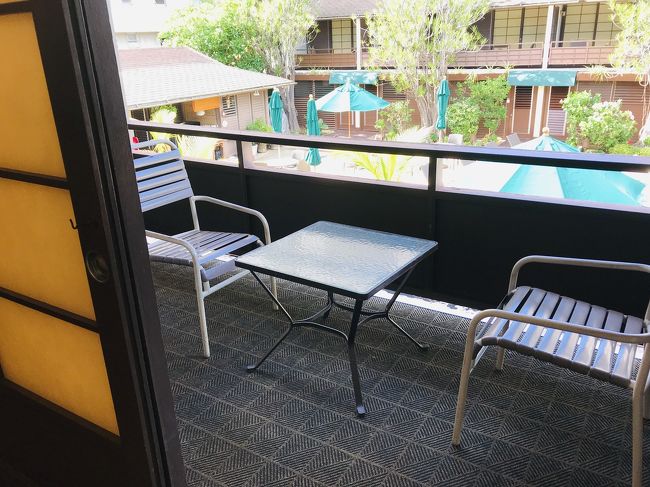 クーラーを止めないと室外機で暑いラナイ。<br />でも、朝は涼しかったので、よく朝食を食べました。<br />お向かいの部屋の外人さんが、Good morning!と声をかけてくれました。