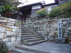 お土産を送った後は本日の宿西山寺へ。
高台にあり、厳原の街を眺めることができます。