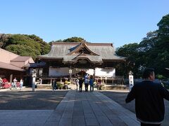 ランチの後はひたちなか市（私の地元です）の酒列磯前神社へ。
宝くじが良く当たると評判のホームセンターのご祈祷をするという事で有名な神社です。
地元ですが、実家とは離れている為、初めて訪れます。

関東の神社紹介の本に紹介されているのを見て、来たくなりました。
