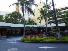 ホテル「シェラトン・ワイキキ」到着！

先ずはアロハステーションに向かいます。