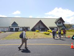 タンナ島の空港つきました！
さらに空港が小さくなりました笑