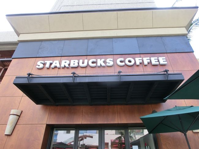 ホテル近くのスターバックスコーヒーまで戻ってきました。<br />ビーチウォークのところです。<br />