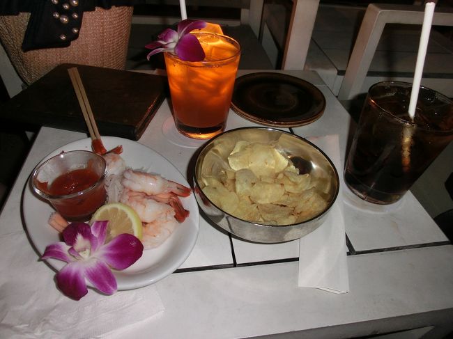 飲み物とちょっとした　おつまみを頼んでしばし、フラを鑑賞しました。<br />最高の雰囲気と最高のフラ　です！