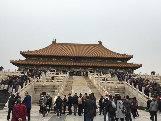 とても広いからこそ、ここまでの観光客を受け入れられるのでしょう。<br />しかしこの場所が住まいとは。自転車で移動するのはもはや必然。