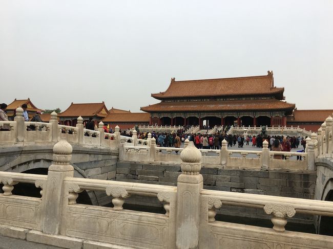 とうとうやって来ました！ラストエンペラーがいた場所はほんとうにあるんですね。<br />よく似ているのですが違う建物をめざし、まだまだ進みます。<br />