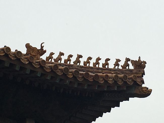 他の方の日記にも登場していますが、あんな高く、そして端っこのところにこんな細かいものを付けるなんて命懸けだと思いませんか？