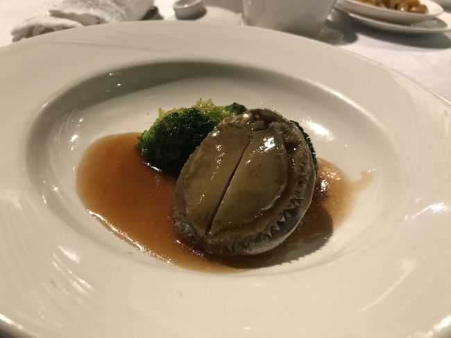 アワビ。貝ごと付いてるの初めて見ました。柔らかくて臭みもなく美味。