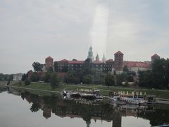 明日観光予定のクラクフ　ヴァベル城を横目に、アウシュビッツに向かいます。