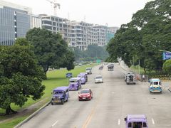 クラークの街並み。
ホテルの半径1KMしか行ってませんが、それでも3歳児には十分に楽しめる街です。マニラ程ごみごみしてないから、ちゃんと横断歩道渡れるし
（これ、子連れには大事！）
観光地かしてないからぼられる事もない。屋台もたくさん出ていて街歩きが楽しいところでした。
すぐ近くに大きなショッピングモールがあり、翌日は1日そこで遊びました。

