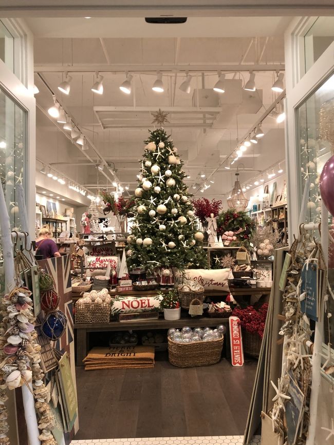 カハラモールへ。もうクリスマス