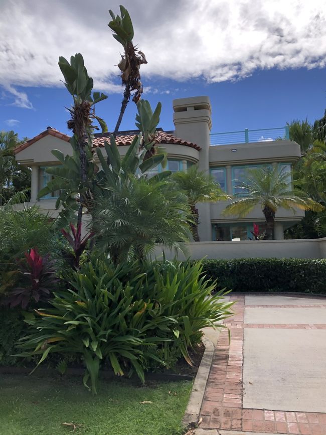 カハラの豪邸通って