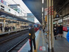 何年ぶりかの池袋駅　西に東武デパート東に西武デパートあり。