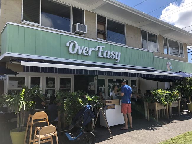 Over Easy。2回目。前回はランチだったので今回はモーニングに。日曜日だったし沢山並んでたけど、２５分待ちと。１１時超えそうだったのでモーニングメニューいけるか心配だったけどモーニングメニューはどの時間もいけると言われた。良かった。