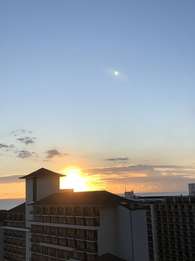 ホテルからサンセット見て３泊終了～