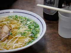 旅のシメはラーメン。
たちばなやさんに来ました。
店は綺麗とはお世辞にも言えない「THE昭和」な佇まい。

いりこだしの魚介系ラーメン！サッパリしててクセになる味！美味しかった(^-^)
ごちそうさまでした！