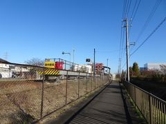 最寄りの婦中鵜坂駅に行きましたが、駅舎もない無人駅。
待ち時間が長いので、隣の速星駅まで歩くことに。