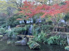 岐阜公園。金華山の麓にひろがる斎藤道三や織田信長の居館があったとされる場合。