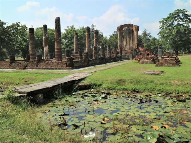 南側の入り口から１５分ほどでワット・チェートゥボンガ見えてきた。