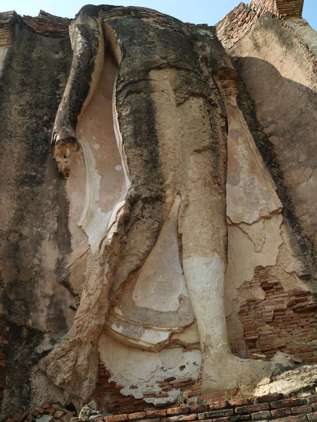 見上げるとなかなかの迫力。