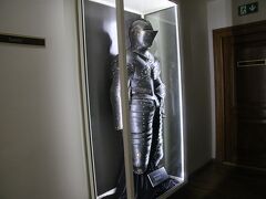 戦争博物館の2階に上がっていきます。２階は戦間期のエストニア軍についてやソビエト崩壊後のエストニアからロシア軍の撤収する様子、そしてライドネル将軍についての展示がメインとなっています。