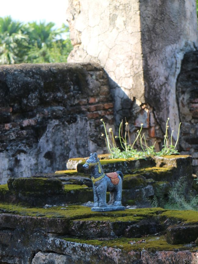 歴史公園内だというのに、観光客は一人もいない。