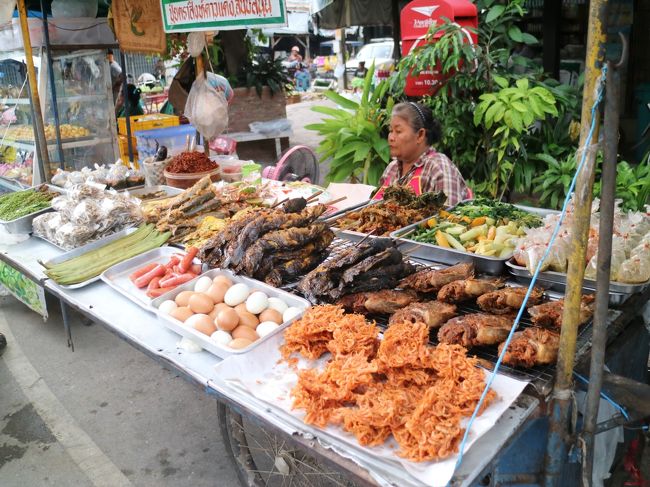 総菜の屋台も。