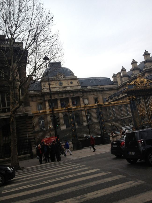 ヴェルサイユ宮殿にも行きました。