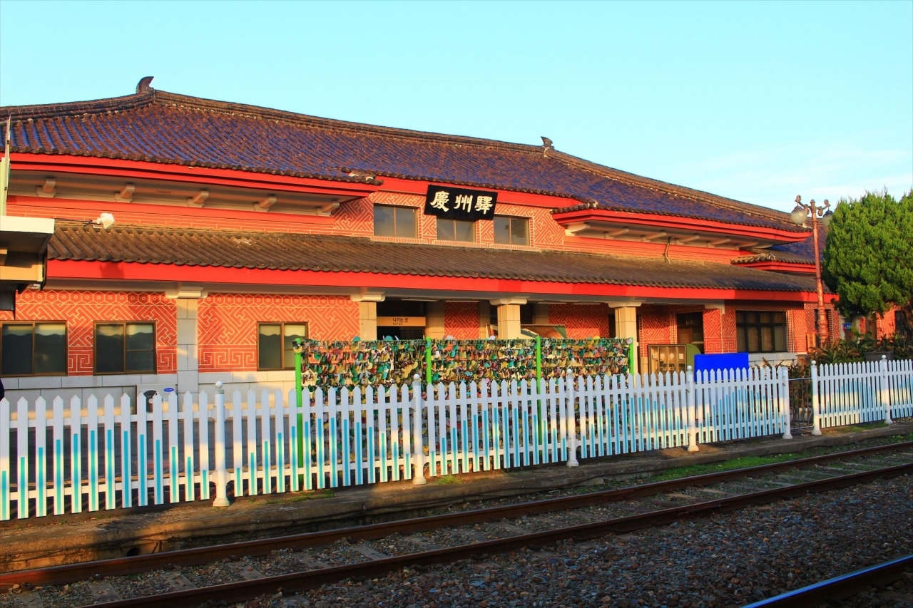 古都を思わせる慶州の駅舎。