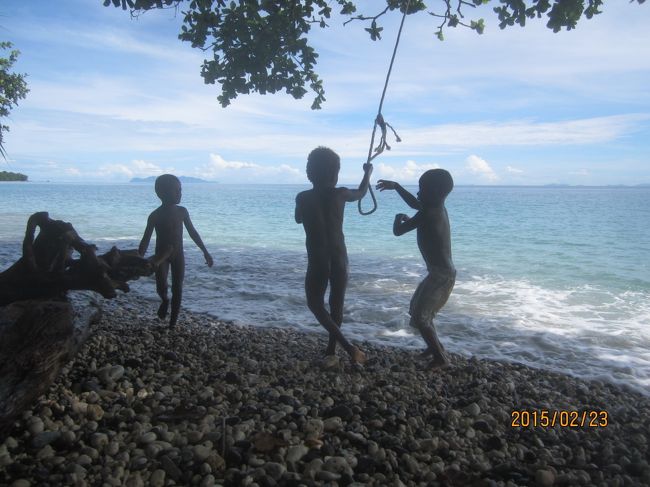 ソロモン諸島　ガダルカナル島の子供たち