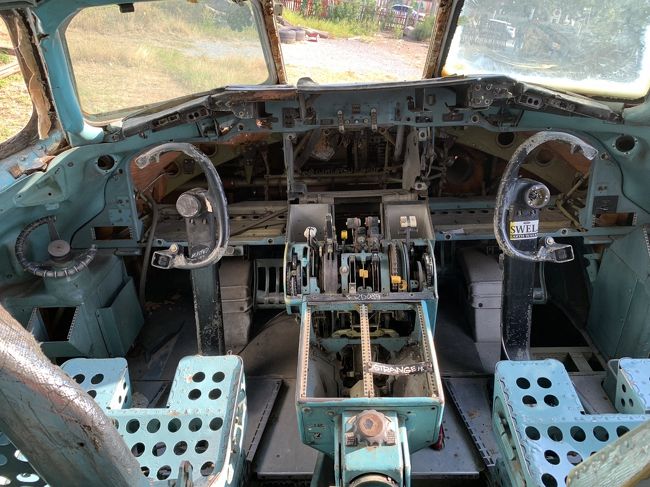 ちょっと操縦席に座ってみたり