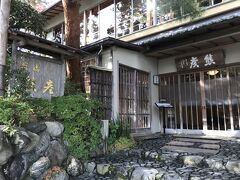 名店嵐山熊彦
二階で嵐山眺め一杯やりたい・・
