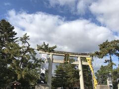 北野天満宮へ
初めて来た
紅葉が・・
？？
どこ