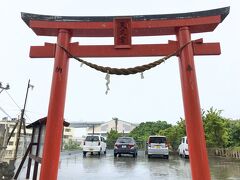 天久宮はどこの駅からも遠いので、ゆいレールで美栄橋駅に出てから歩いて向かいました。
途中雨がかかなり激しくなってきました((+_+))
歩いて約20分、やっと天久宮到着。
びしょ濡れになりながら、何とか到着です！