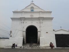 サントトーマス教会の反対側にはカルバリオ教会があります。