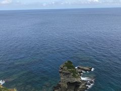 次は景勝地、立神岩へ向かいます。
紺碧で澄んだ海がとても綺麗です。